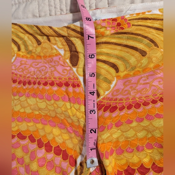 Trina Turk Bermuda shorts, size 6 - Picture 6 of 9